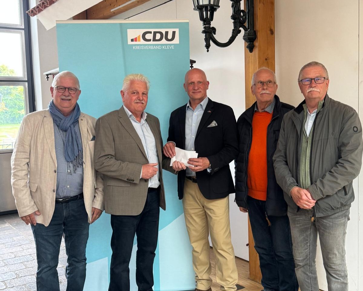 Bild v.l: Mike Urban, Heinz van Baal, Dr. Kollmer, Theo van Koeverden und Sigi Liebner